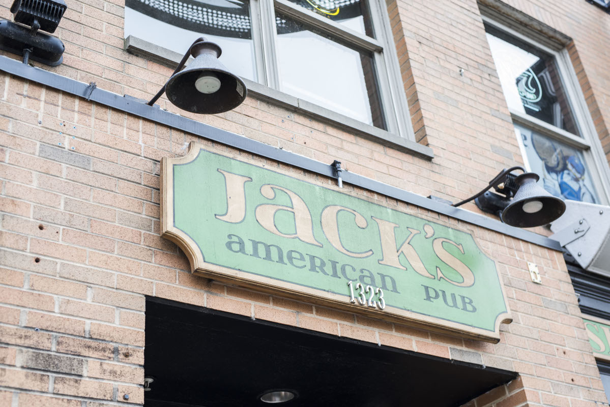 Jack's american pub exterior signh, wide angle
