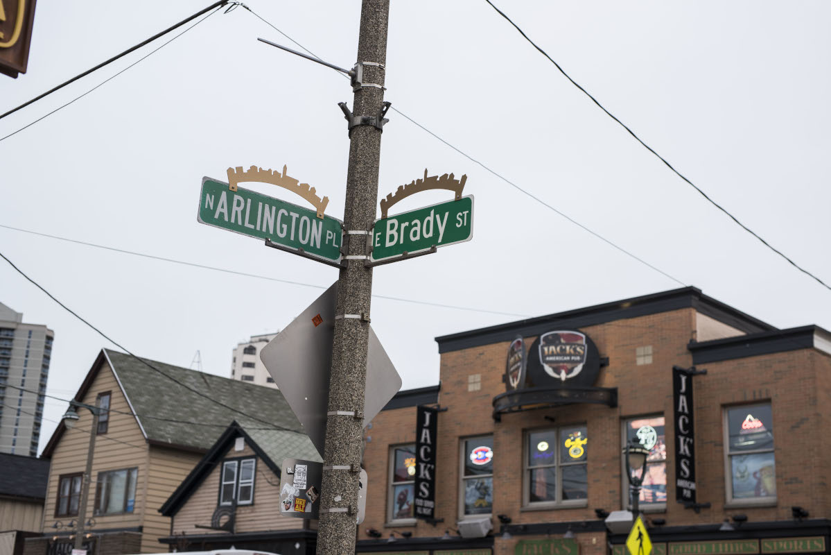 Arlington and Brady street crossroads sign